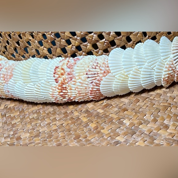 Authentic Shell Lei Pāpale - Picture 4 of 6